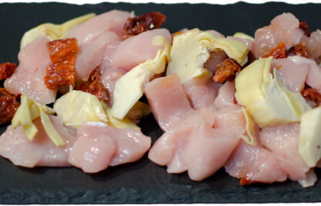 Tagliata di Petto di Pollo con Carciofini e Pomodorini Secchi